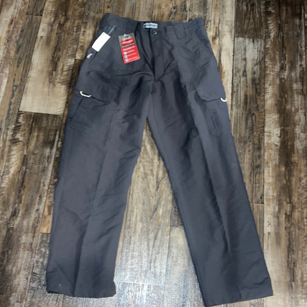 NWT Men’s cargo quick dry wrangler 34x32